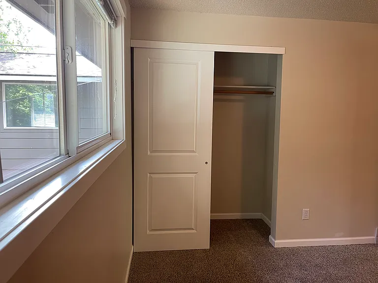 1622 N Willow Rd — Photo 29