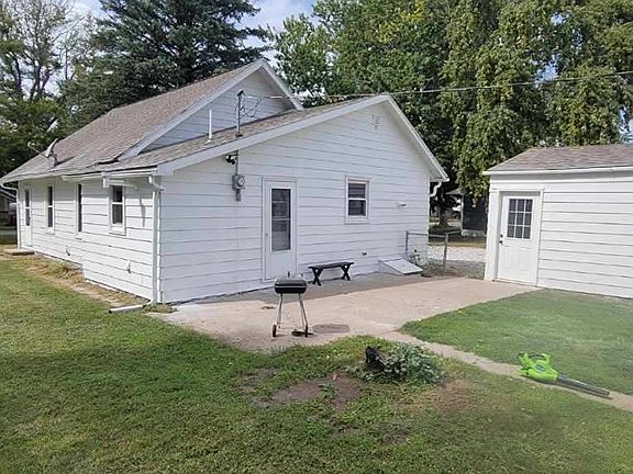 3rd image of 212 NW 2nd St