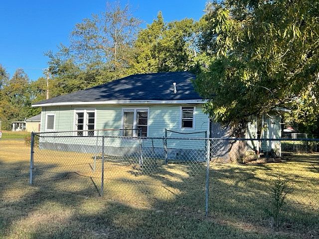 2nd image of 409 N Carolina St