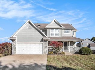 1108 Yokley Dr, Raymore, MO 64083