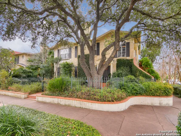 134 W Summit Ave, San Antonio, TX