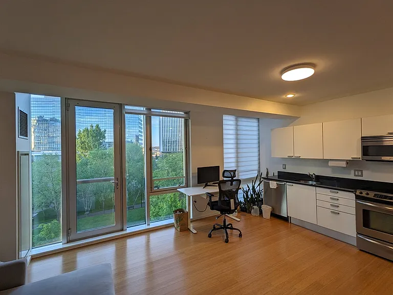 2 Earhart St #FURNISHED — Photo 5
