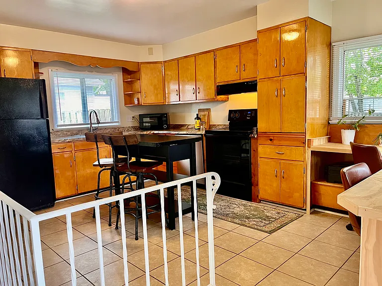 9202 Bryant Ave — Photo 7
