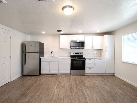 5th image of 231 S 1st St APT B