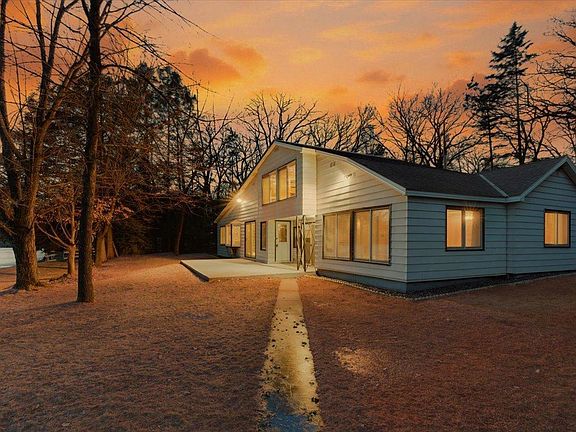 3rd image of 21492 Big Lake Rd