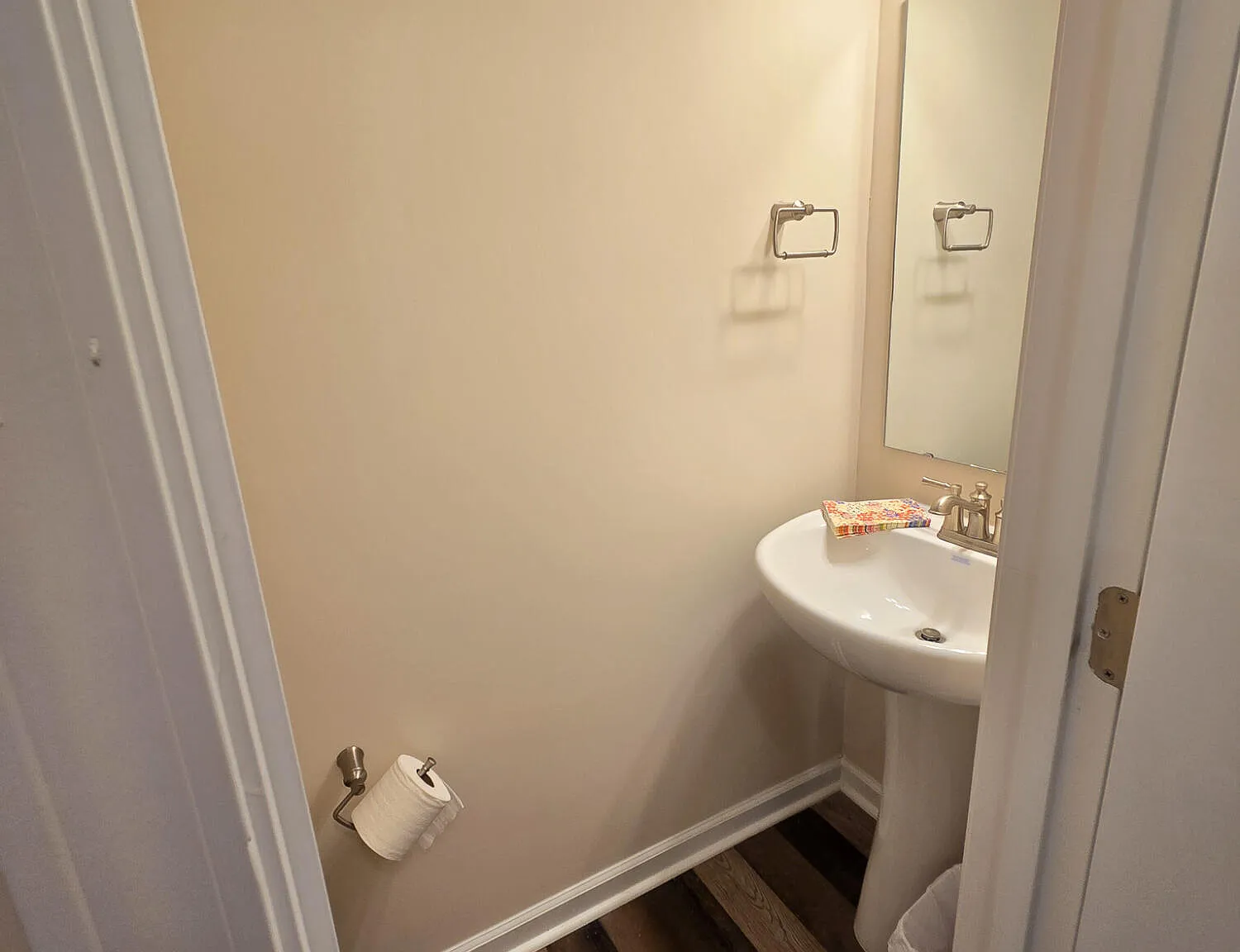 3 bed, 2.5 bath, 1625 sqft, $1,895 — Photo 4