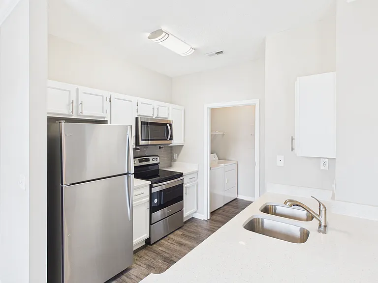 Elevate on Main — Photo 14