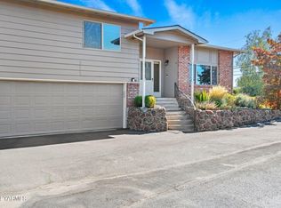 13 Crest Cir, Yakima, WA 98908