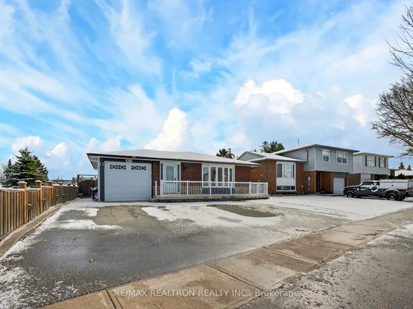 301 Lupin Dr, Whitby, ON L1N 1Y5