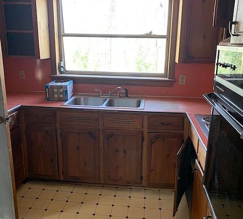 5th image of 7633 Elwood Dr