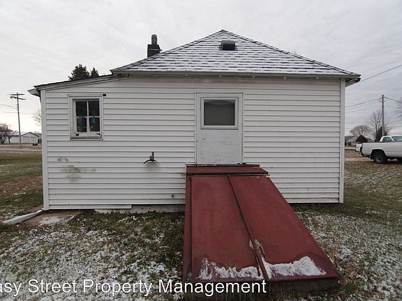 3rd image of 1005 SW 4th St
