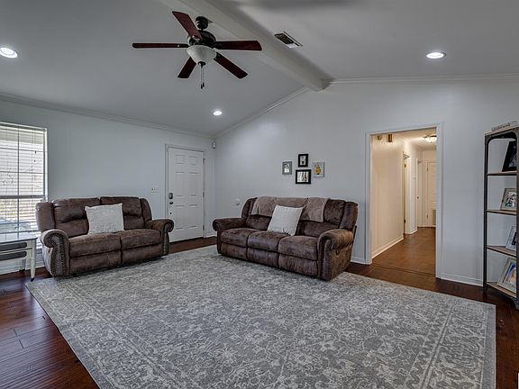 3rd image of 108 Briarcliff Dr