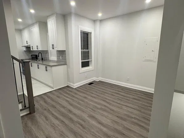 414 Perth Ave, Toronto, ON M6P 3Y6