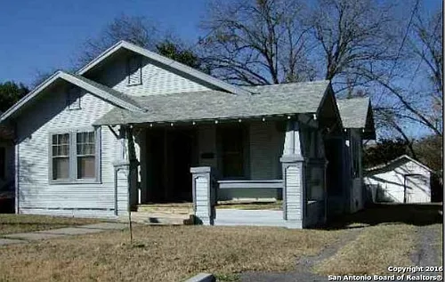 2223 E Houston St Photo 1