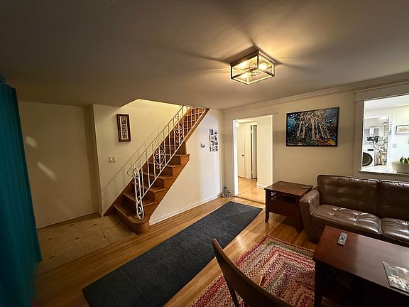 3rd image of 688 Montrose Ave