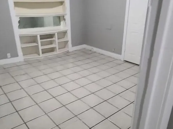 3169 N 6th St, Milwaukee, WI 53212