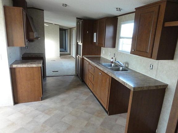3rd image of 153 Bently St