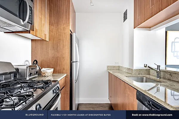 Rented by The Blueground | media 46