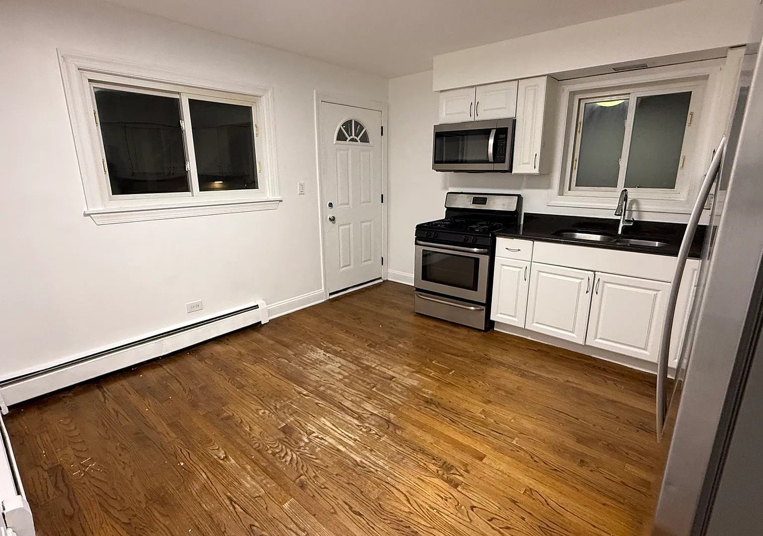 3 bed, 1300 sqft, $2,100 — Photo 4