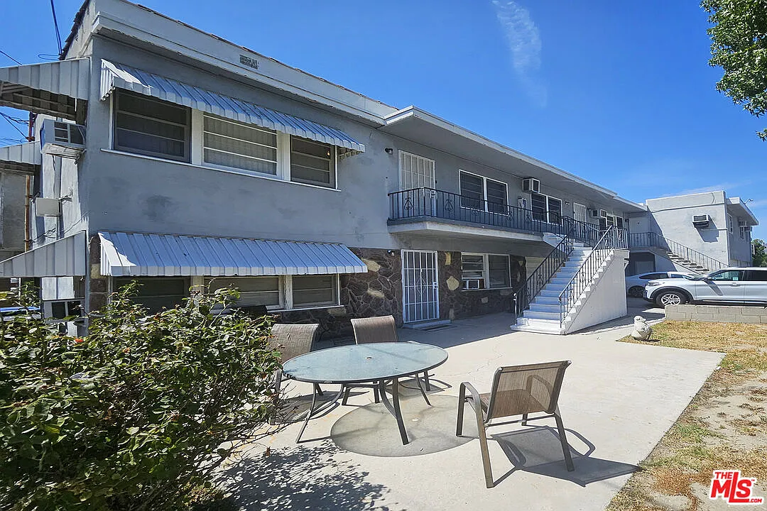 1 bed, 1.0 bath, 750 sqft, $1,975 — Photo 1