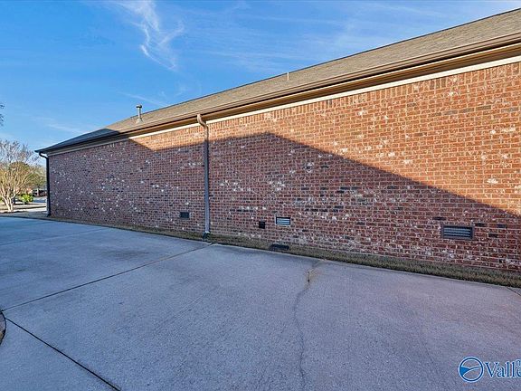 5th image of 803 Box St