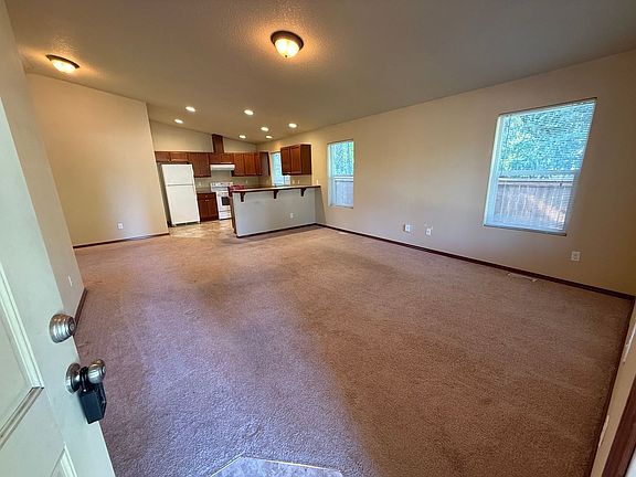 2nd image of 4300 NE 137th Ave