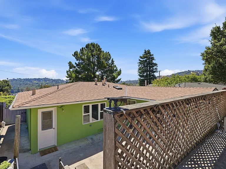 2210 Ewell Rd — Photo 32
