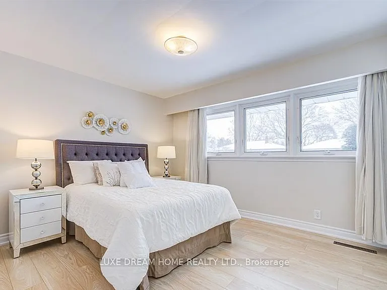 834 Law St — Photo 10