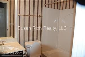 Secondary Bathroom Upstairs