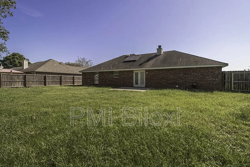 3 bed, 2.0 bath, $1,840 — Photo 3