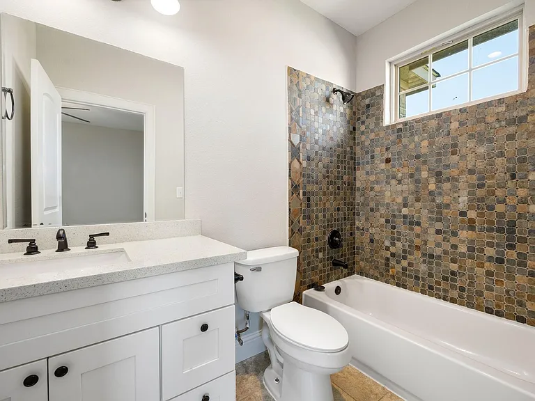 5401 Zephyr Ln — Photo 17