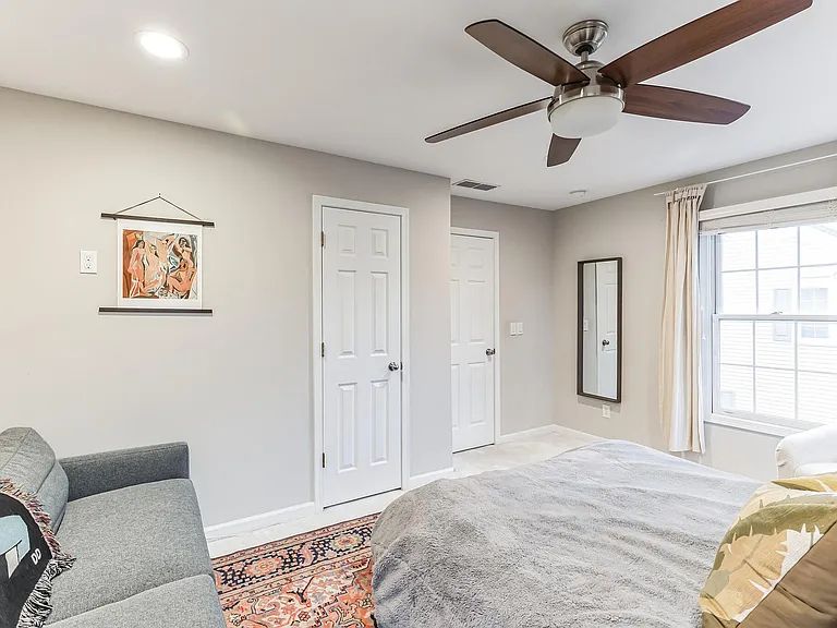 8128 Chester Pkwy — Photo 12