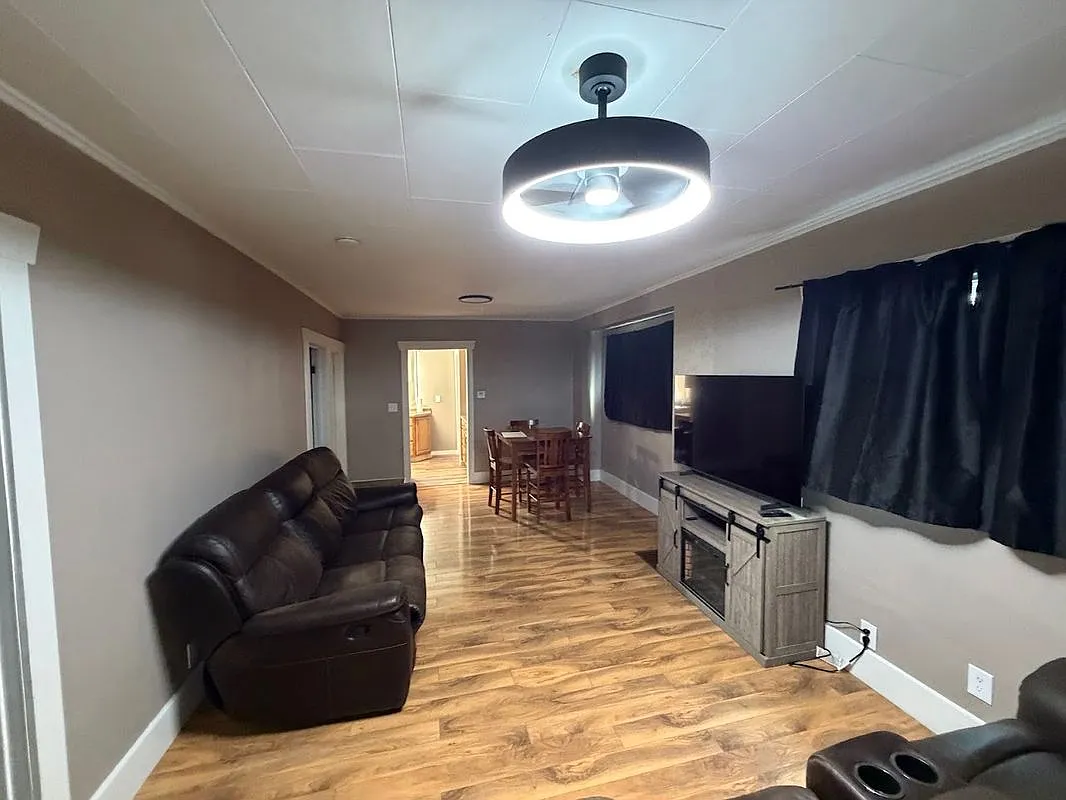 2 bed, 1.0 bath, 858 sqft, $1,400 — Photo 4
