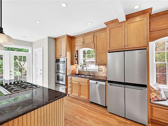 3rd image of 1190 Cumberland Rd NE