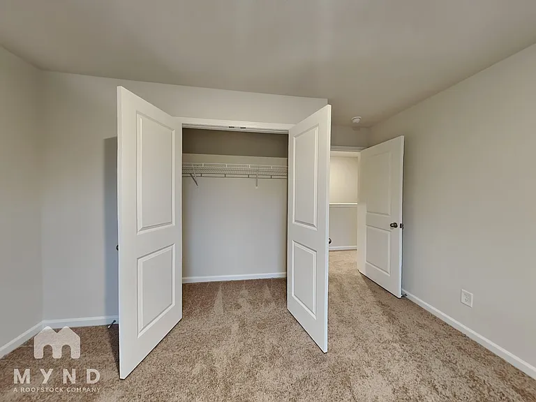 72 Royal Meadow Dr — Photo 16