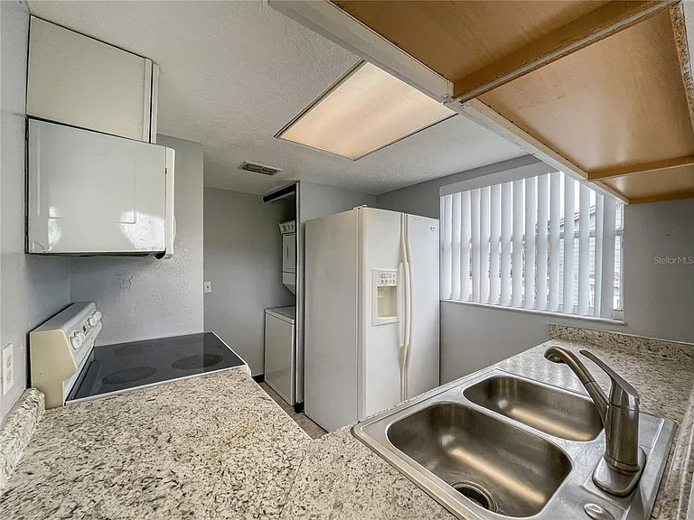 402 Orchid Dr #MAIN — Photo 4