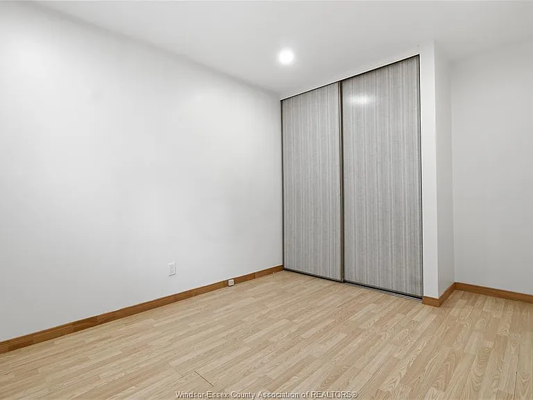1229 Arncliffe Place — Photo 16