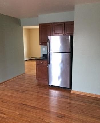3rd image of 6808 N Northwest Hwy #1N