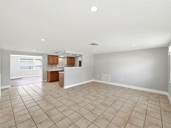 5th image of 5712 Otis Dr