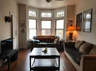 911 W Wolfram St #2, Chicago, IL 60657