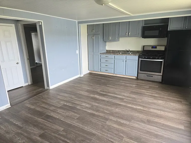 308 E Railroad St #2 — Photo 2