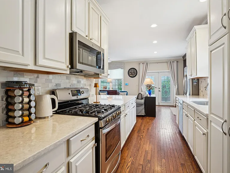 217 Highland Ridge Ave — Photo 4