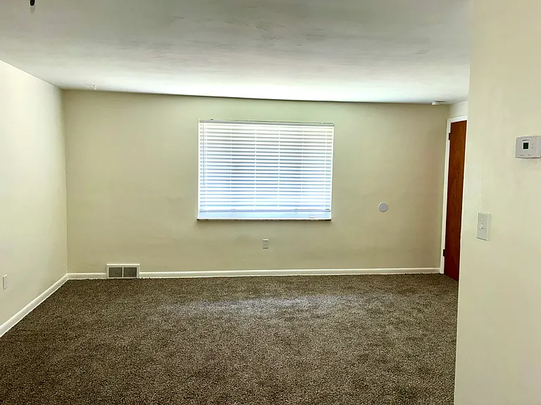 735 Center Ave #2 — Photo 4