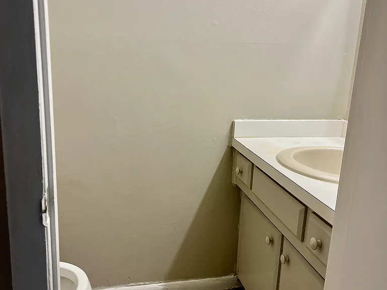 569 Delzan Pl — Photo 6