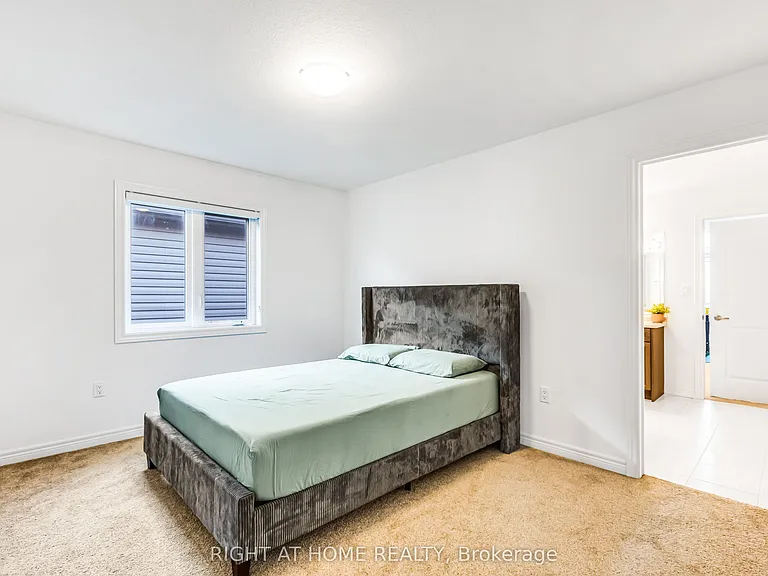 330 Gillespie Dr — Photo 38