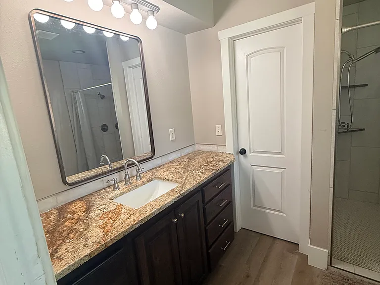 237 N Main St — Photo 9