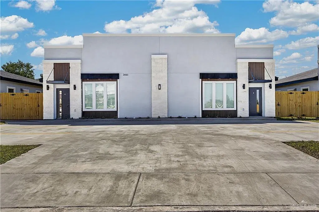 3 bed, 2.0 bath, 1090 sqft, $1,350 — Photo 1