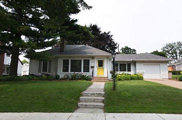 1st image of 1861 Montreal Ave