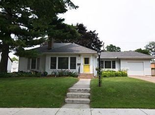 1861 Montreal Ave, Saint Paul, MN 55116