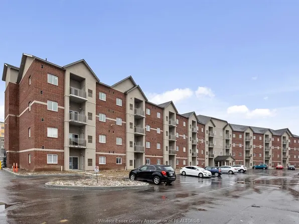 1888 Westview Park Blvd, Lasalle, ON